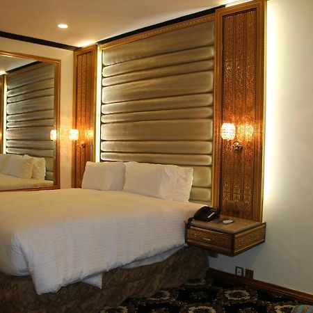 Indus Hotel Hyderabad Buitenkant foto