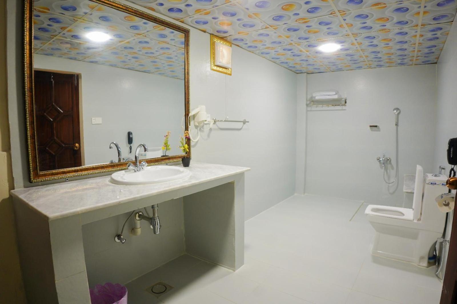 Indus Hotel Hyderabad Buitenkant foto