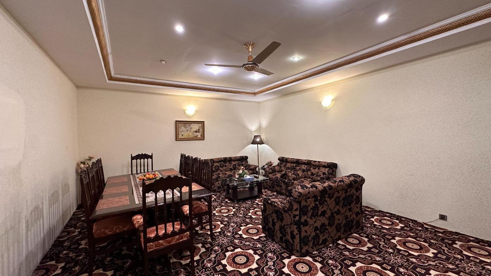 Indus Hotel Hyderabad Buitenkant foto