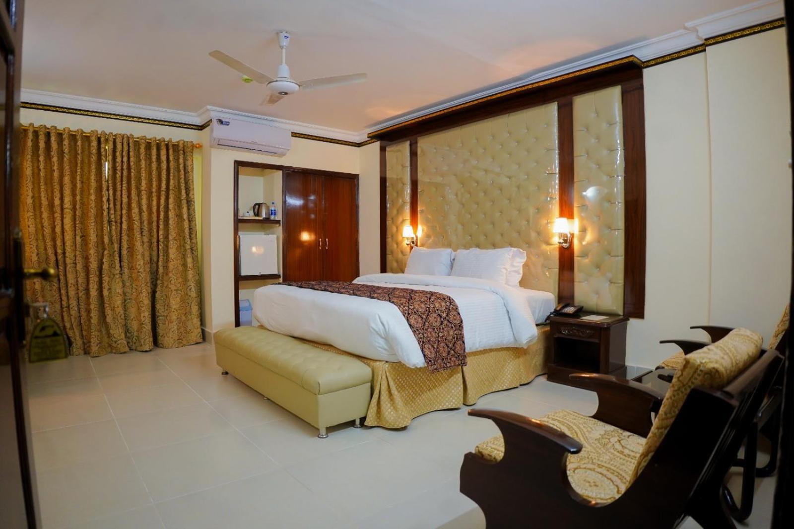 Indus Hotel Hyderabad Buitenkant foto