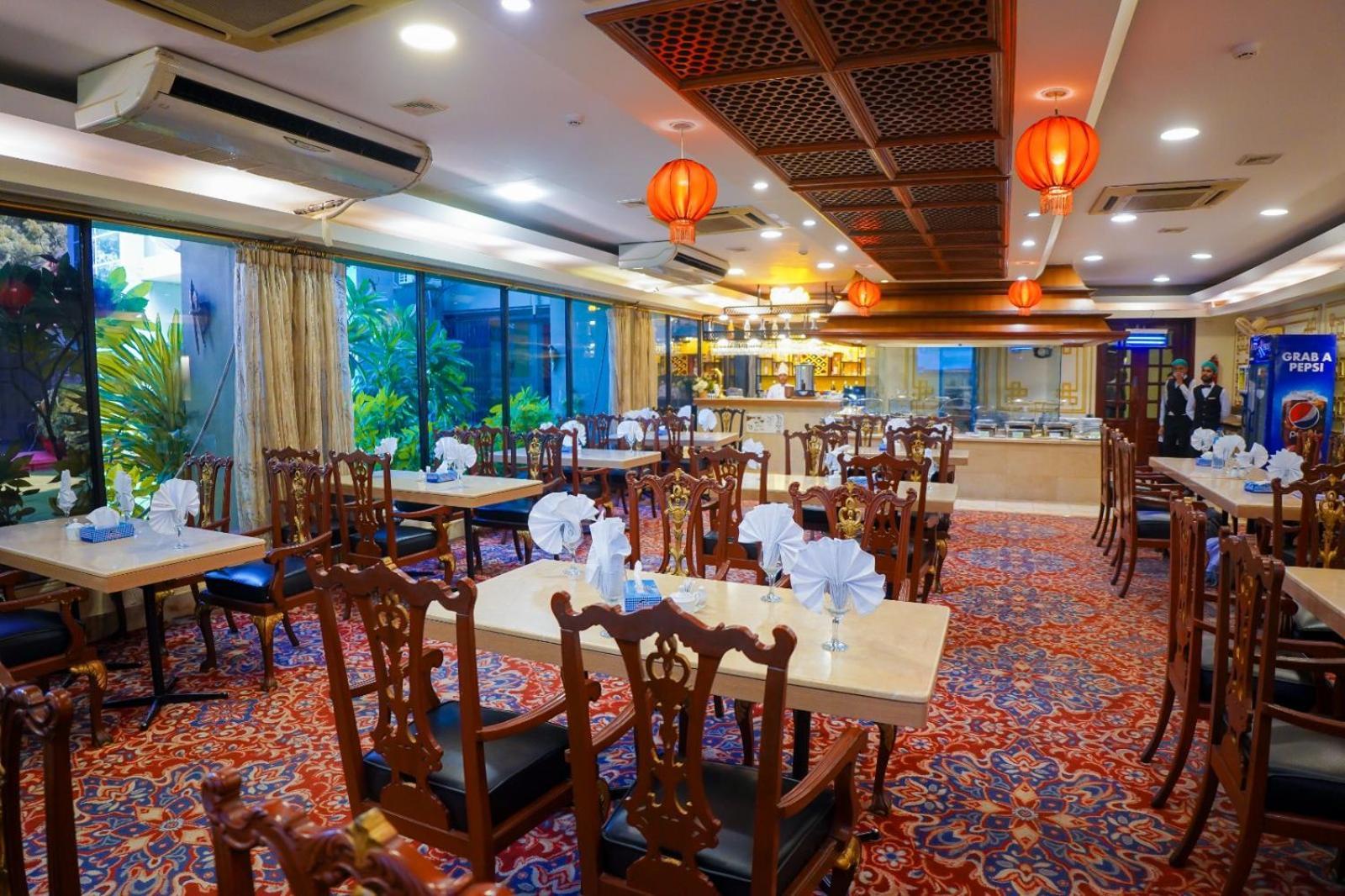 Indus Hotel Hyderabad Buitenkant foto