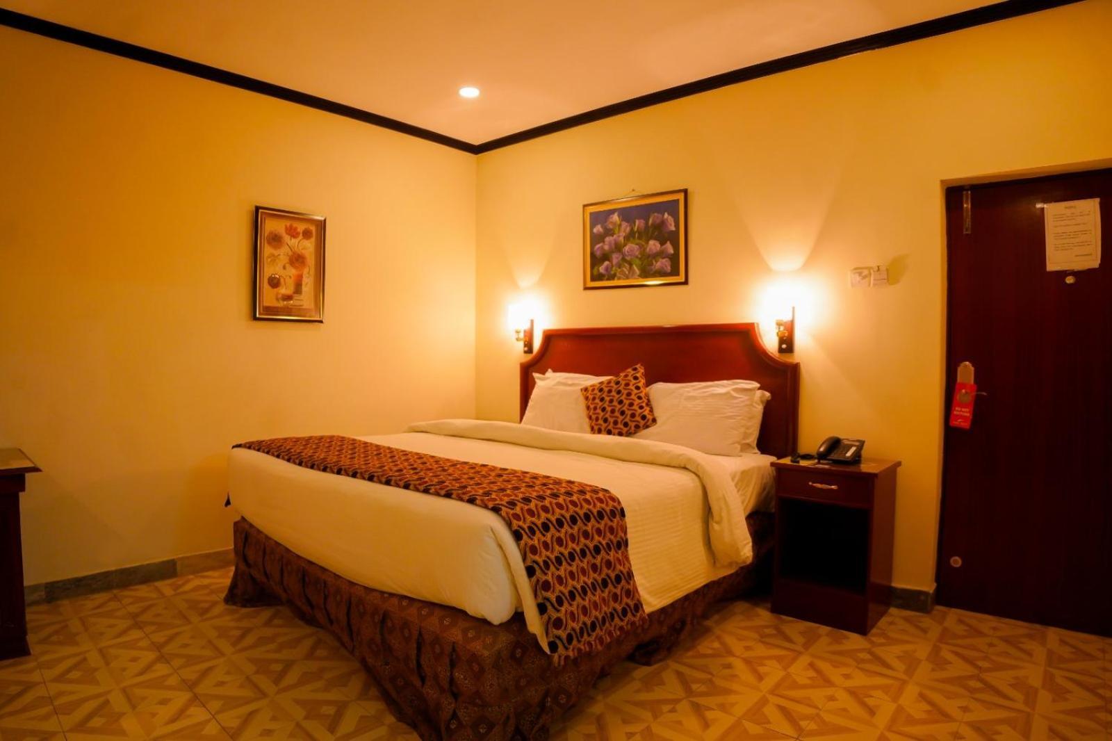 Indus Hotel Hyderabad Buitenkant foto